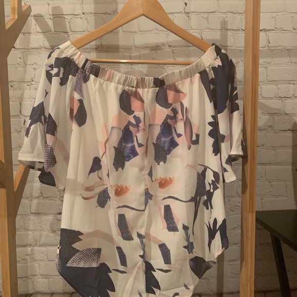 Off shoulder top - Picture 2 of 2